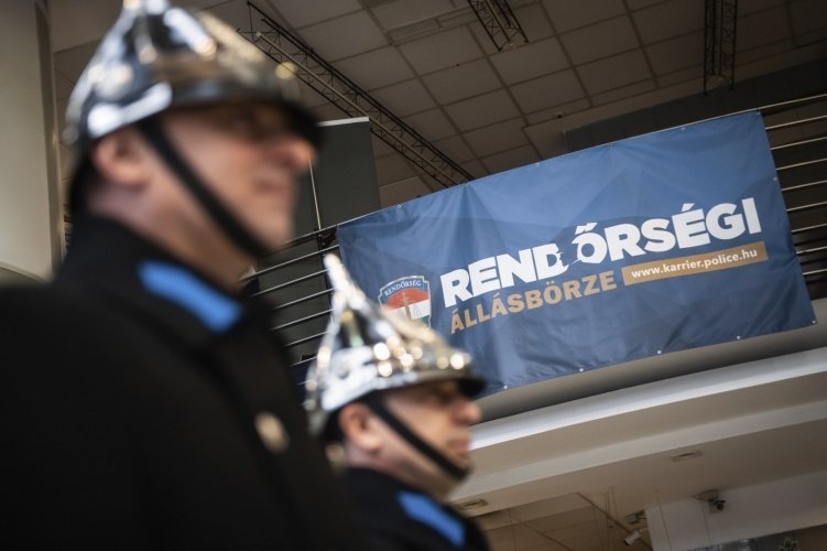 Kétszer többen vettek részt idén a rendőrség állásbörzéjén, mint tavaly