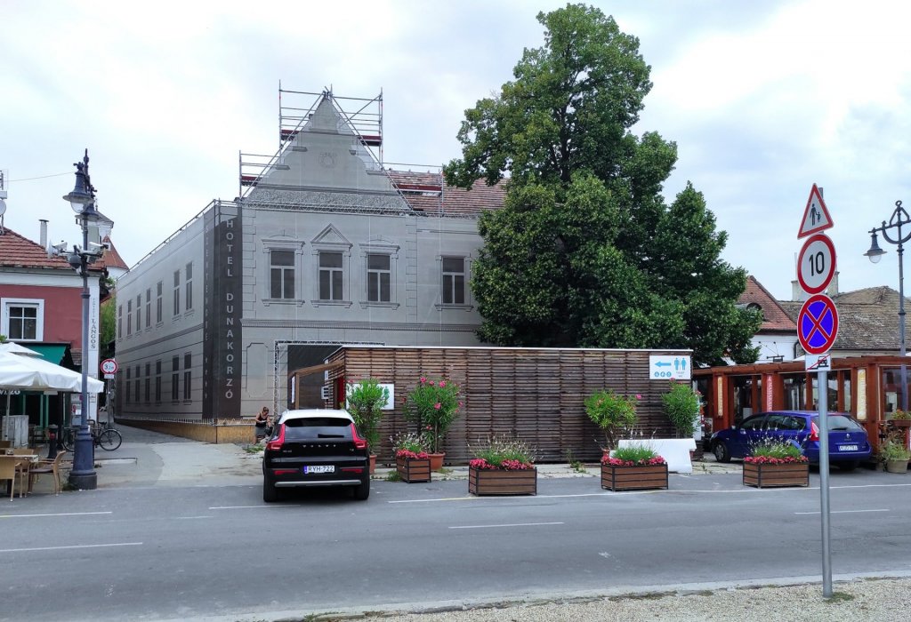 A „rózsaszín ház” átalakul 4 csillagos belvárosi prémiumhotellé