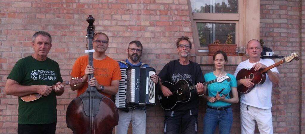 Ruzmarin FolkeStars: Mikulás-táncház minden korosztálynak