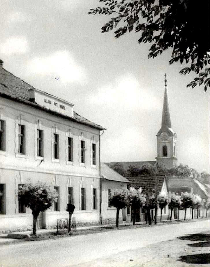 Népiskolák békeidőben és a frontvonalon