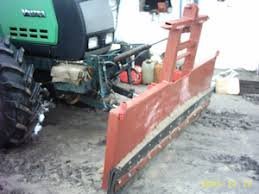 Dolgoznak a síkosságmentesítésen Szentendre magasabban fekvő utcáiban