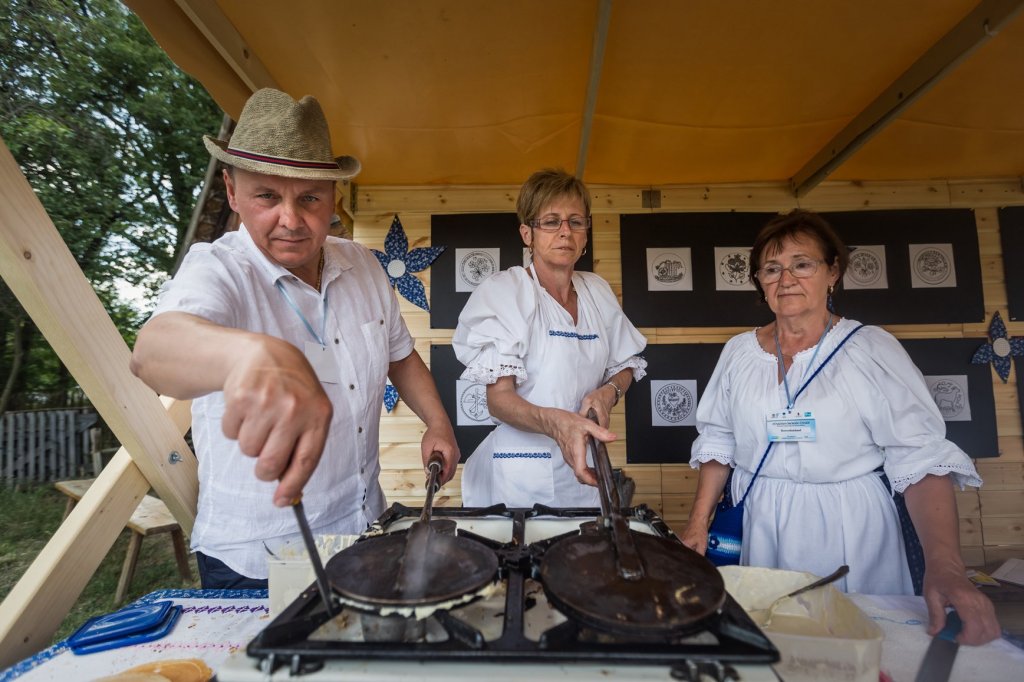 Kékfestéstől a csipkevarráson át Szent Márton tiszteletéig - Pünkösdi Örökség Ünnep a Skanzenben
