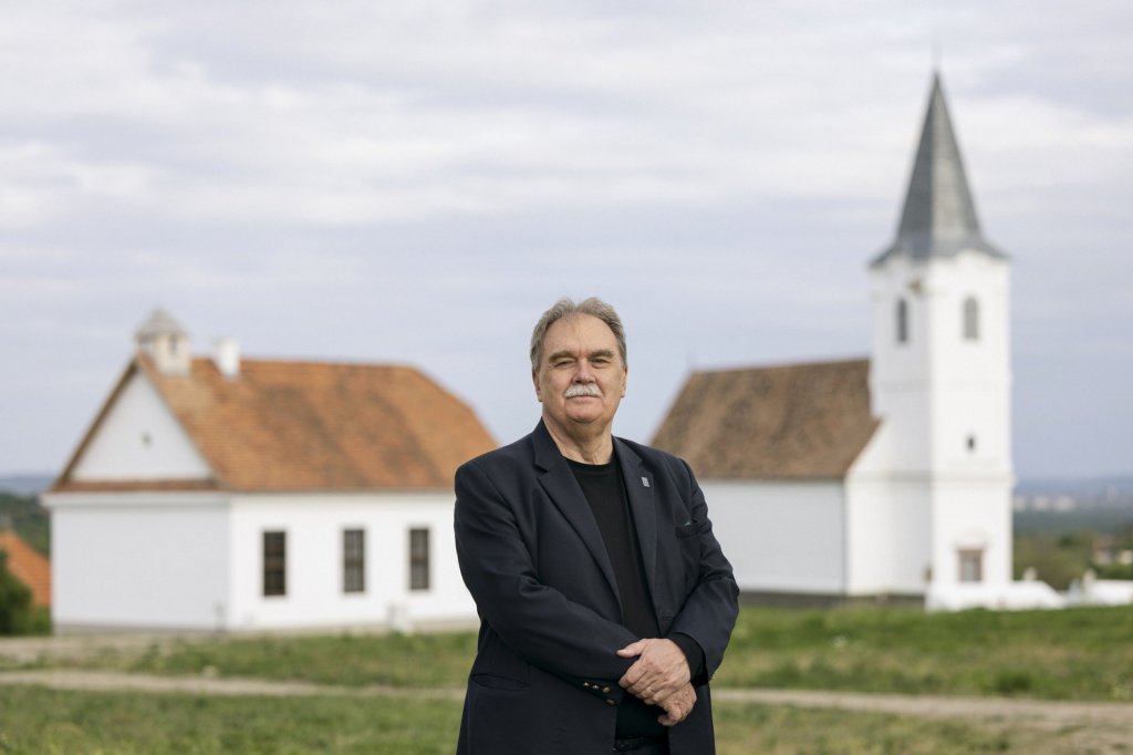 Dr. Cseri Miklós újabb öt évre a Skanzen élén