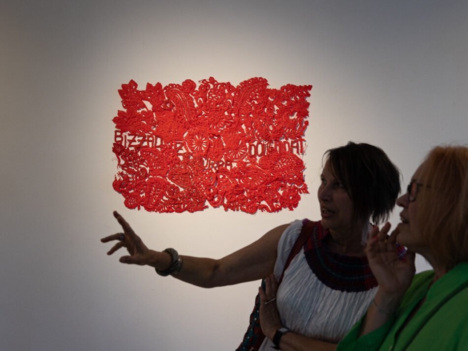 Sodrás címmel nyílt textilművészeti kiállítás a MANK Galériában