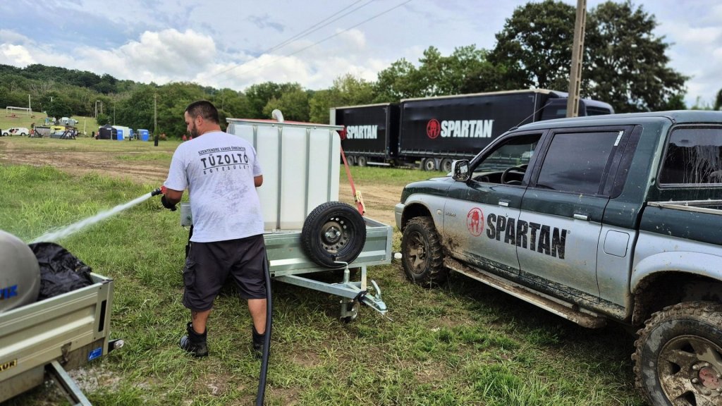 Szentendreiek is segítettek a Spartan Race Hungary-n