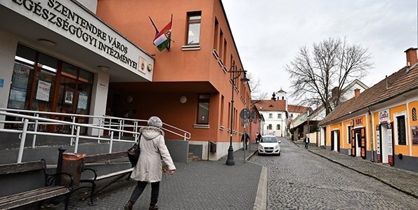 Új szakrendelés érkezik a SZEI-be: átalakul a gyógyászati bolt helye