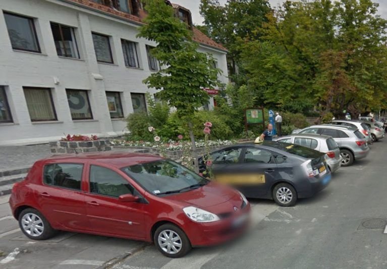 Július 1-től megszűnik az ingyenes parkolás