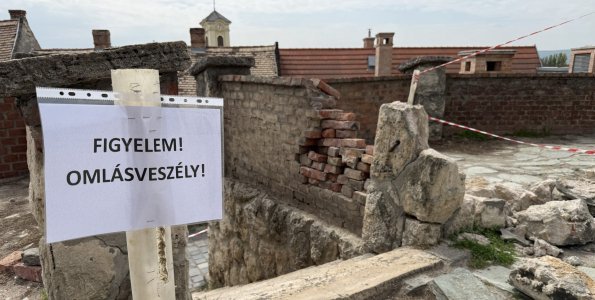 Lezárták a Templomdomb lépcsőjét, rongálás miatt 