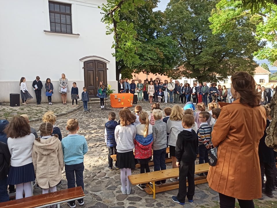 Több mint 200 diáknak kezdődött meg a tanítás a Templomdombi Általános Iskolában