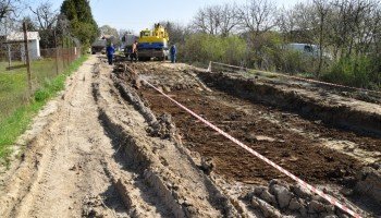 Prekobrdo – Önerőből épül a több mint egy kilométeres útszakasz