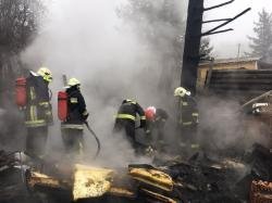 Kigyulladt egy melléképület Szentendrén