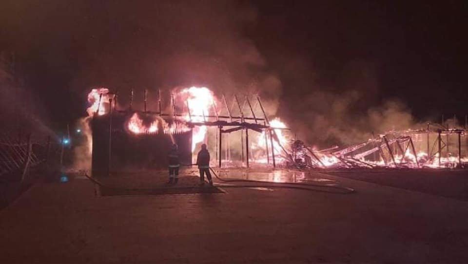 Leégett Visegrádon a rendezvényteret kiszolgáló épület