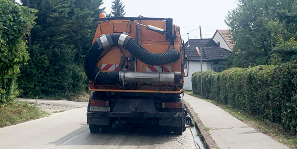 Az esőzések miatt a rendszeres havi útvonalat kibővítve tisztítják az utakat