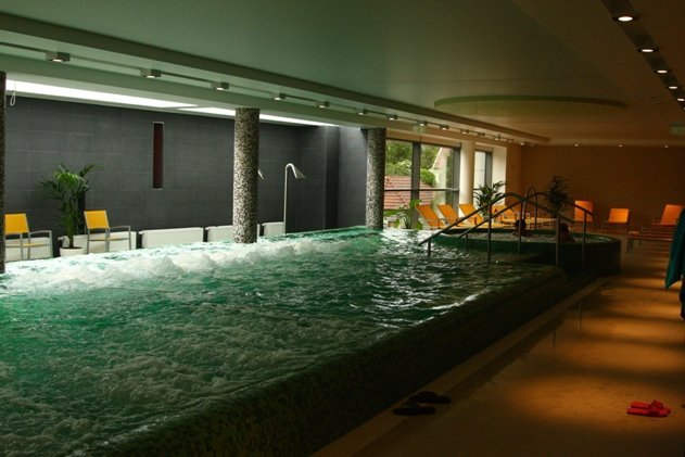 Még több családi akció a V8-ban!