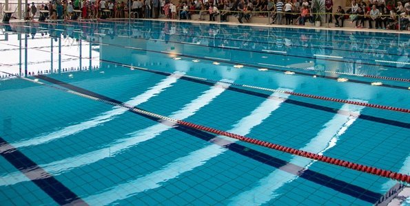 Tegnap ülésezett a Jóléti Bizottság a V8 Uszoda sávfelosztásával kapcsolatban