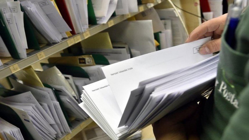 Már a postaládákban vannak a választási értesítők