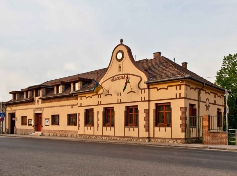 Nyári szünet a Hivatalban