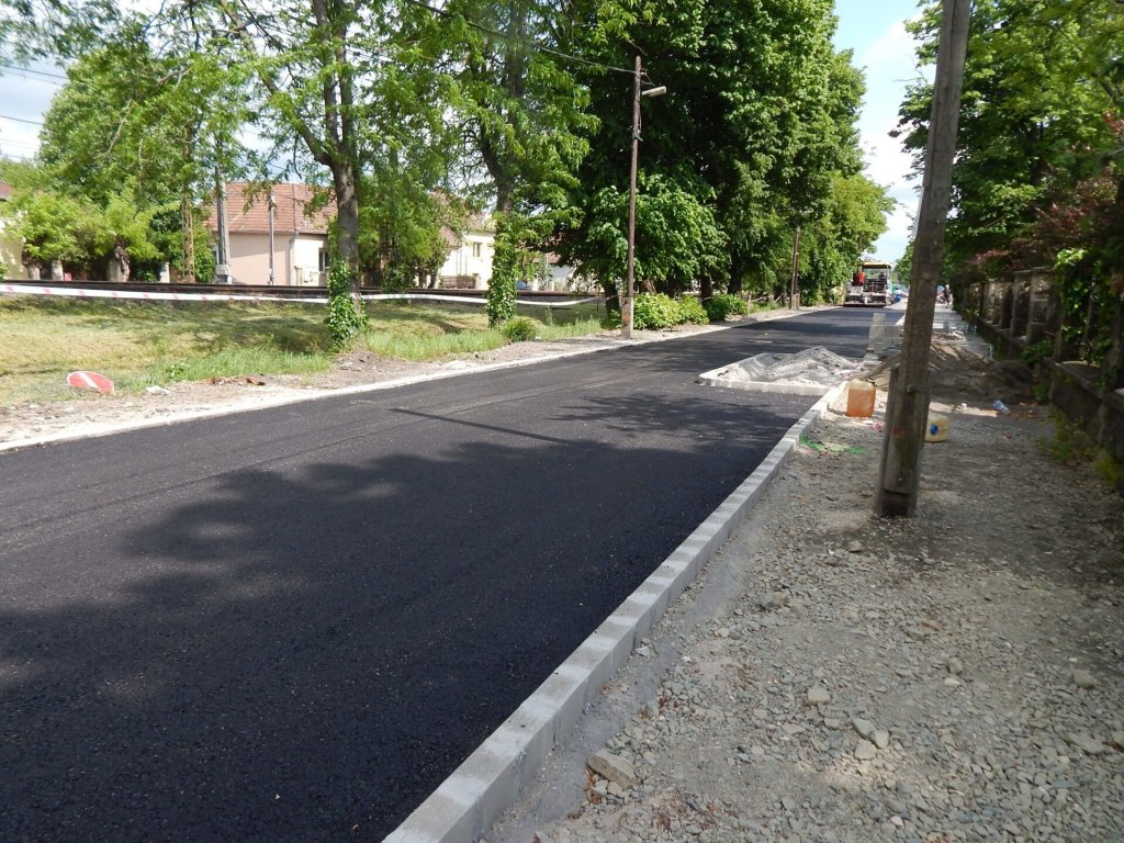 A Vasút sor burkolatára vasárnap estig semmilyen formában ne lépjenek rá