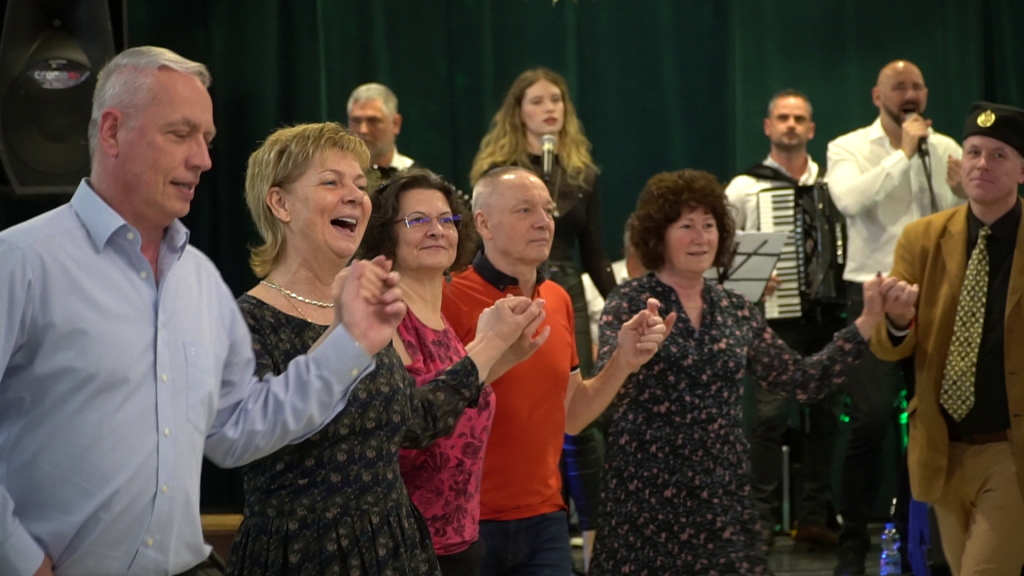 Idén is fergeteges hangulatban telt a budakalászi szerb farsangi bál