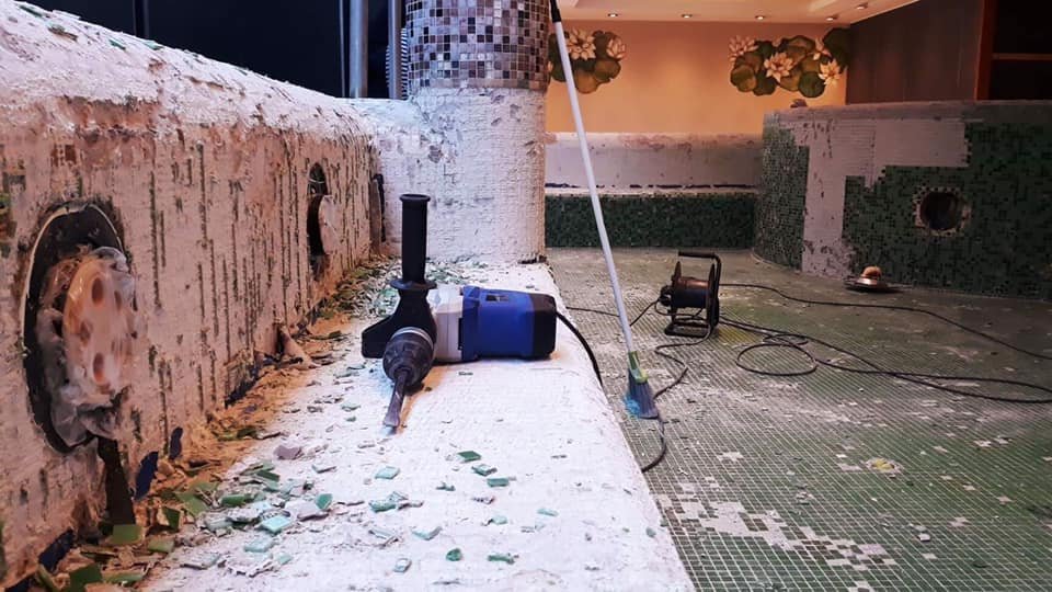 Felújítás a V8 wellness részlegén